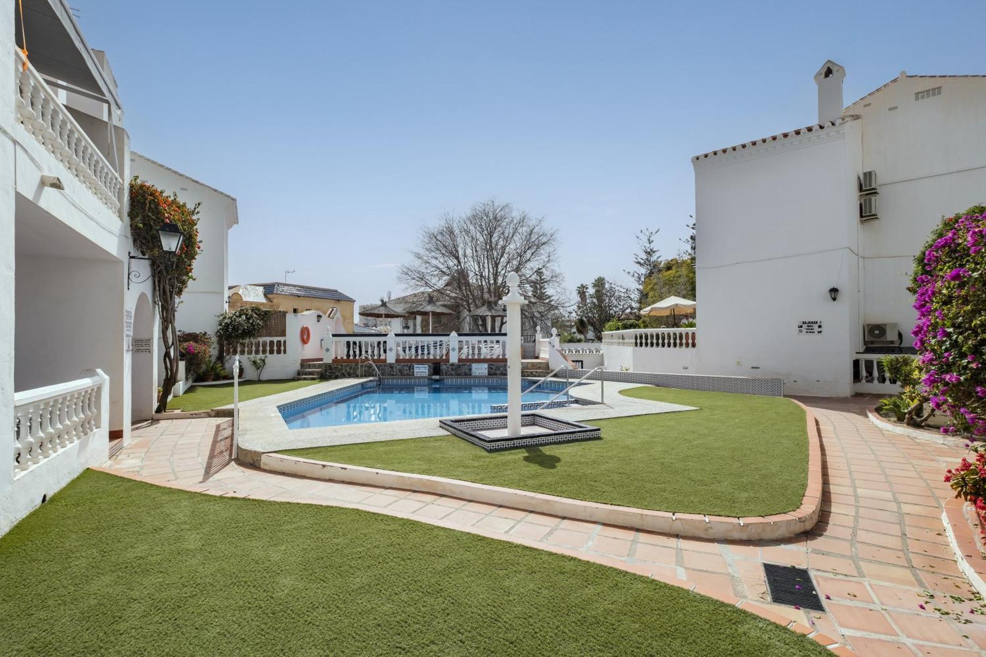 Bright Spacious 1 Bed Apartment Nerja Exterior photo