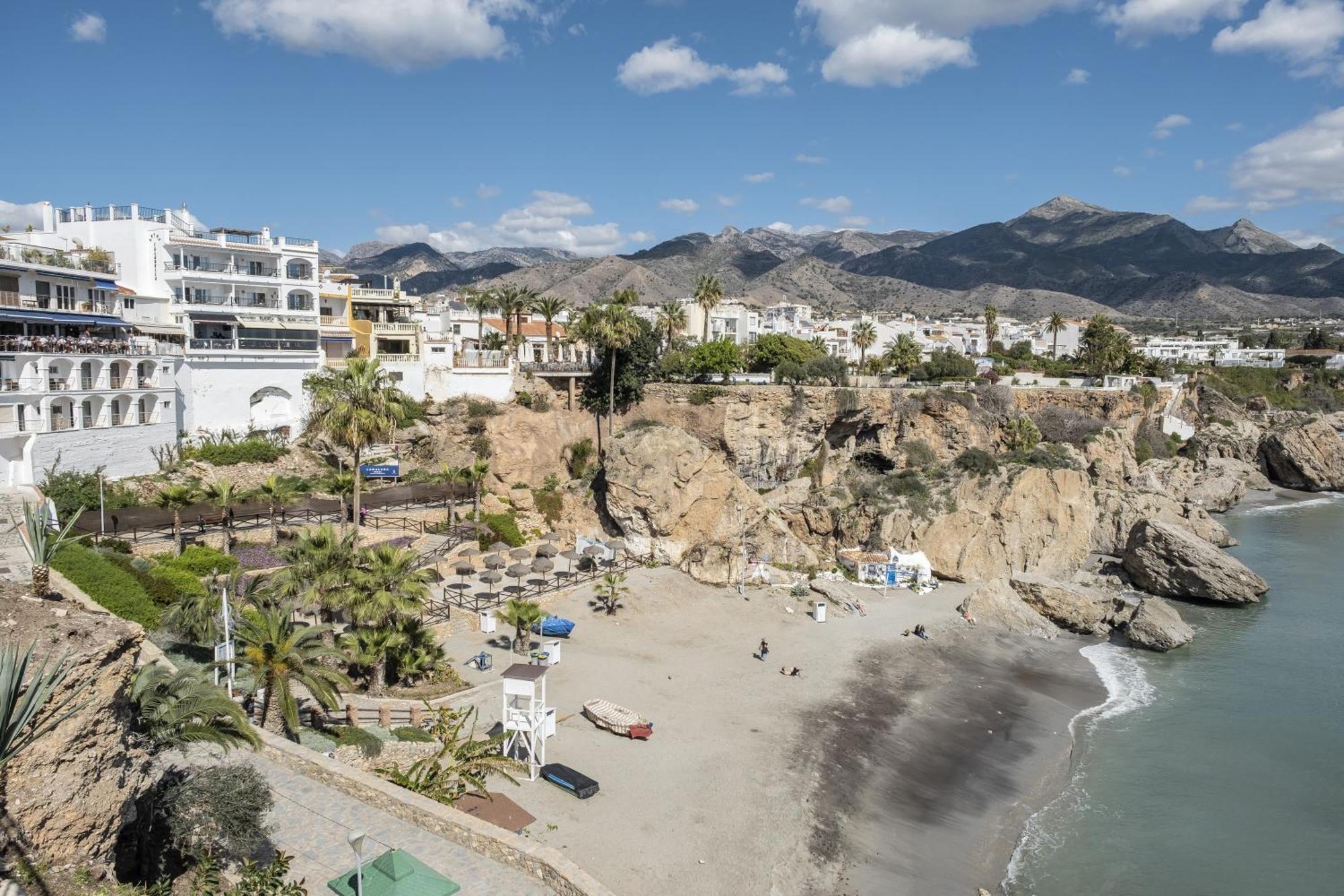 Bright Spacious 1 Bed Apartment Nerja Exterior photo